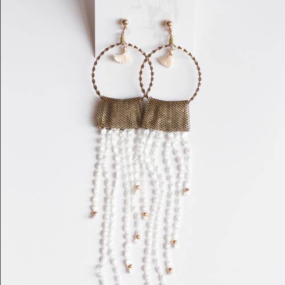 Gorgeous white and gold Monsoon Earrings - Picture 2 of 6